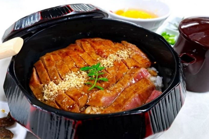 飛騨牛まぶし定食