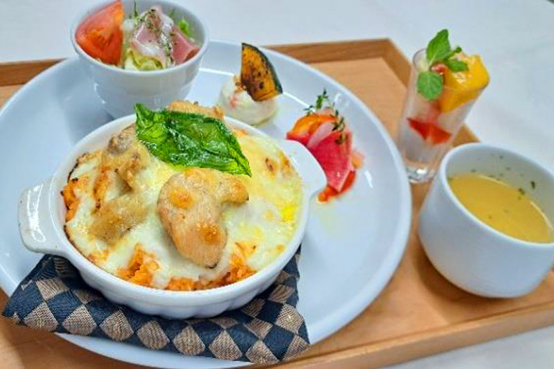 ごろごろチキンのドリアセット