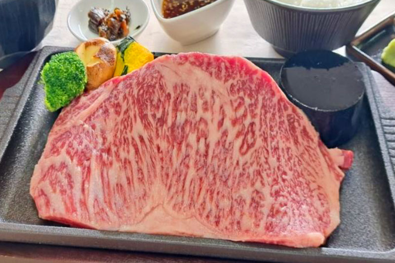 鉄板飛騨牛ステーキ定食